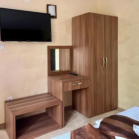 Отель Family Kontesa 3*